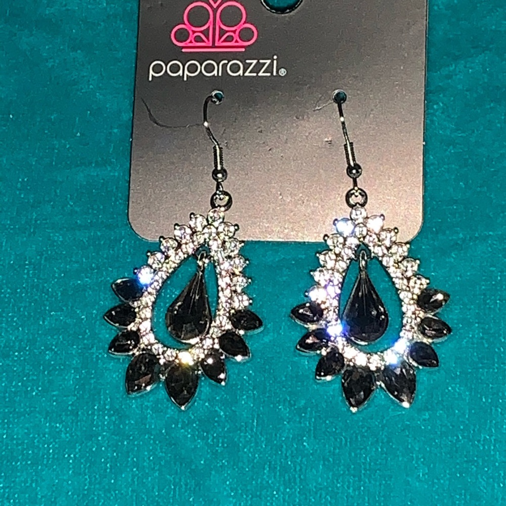 Paparazzi earring